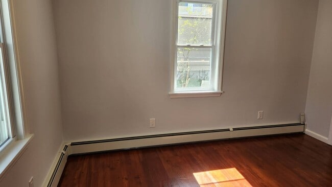 Building Photo - 45 Woodcliff Ave