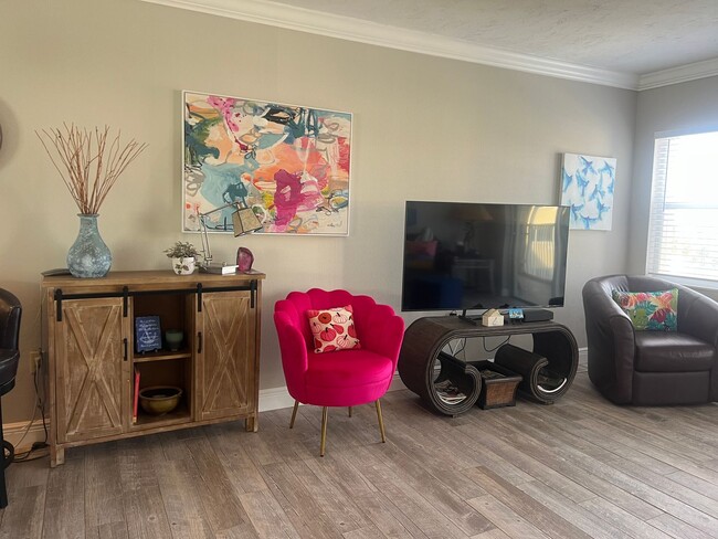 Building Photo - NEW PRICE! 2BD/2BA with Detached Carport on Venice Island!