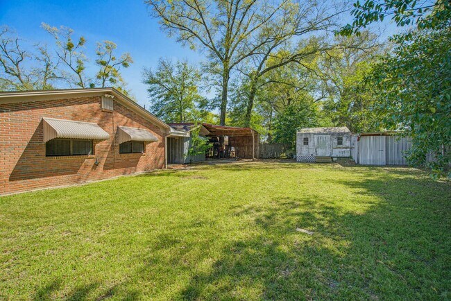 Building Photo - 5471 Buena Vista Ave