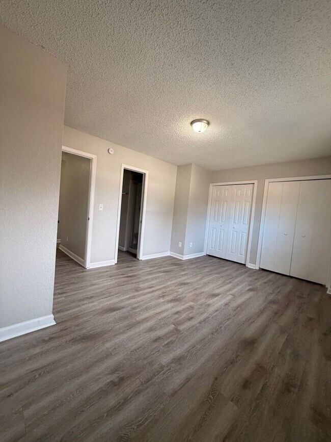 Building Photo - 219 N Race St