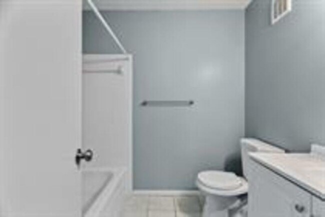 Building Photo - 1 NW O'Brien Rd