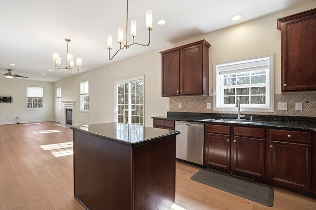 Building Photo - Stunning home nestled at the end of a quiet cul-de-sac!