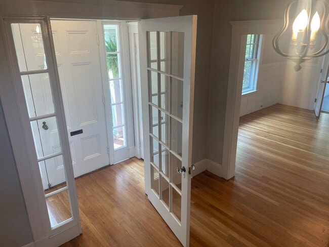 Building Photo - 26 Lawrence Rd