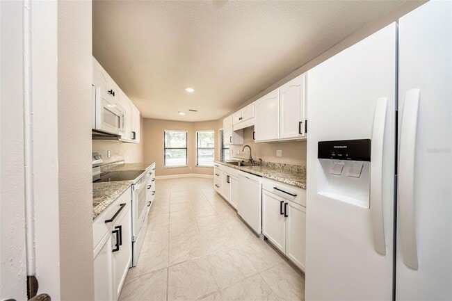 Building Photo - 308 Alba Ln