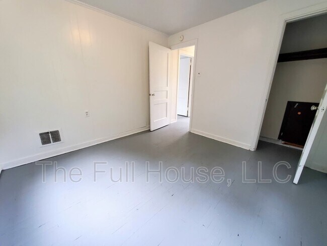 Building Photo - 2639 Homestead Duquesne Rd