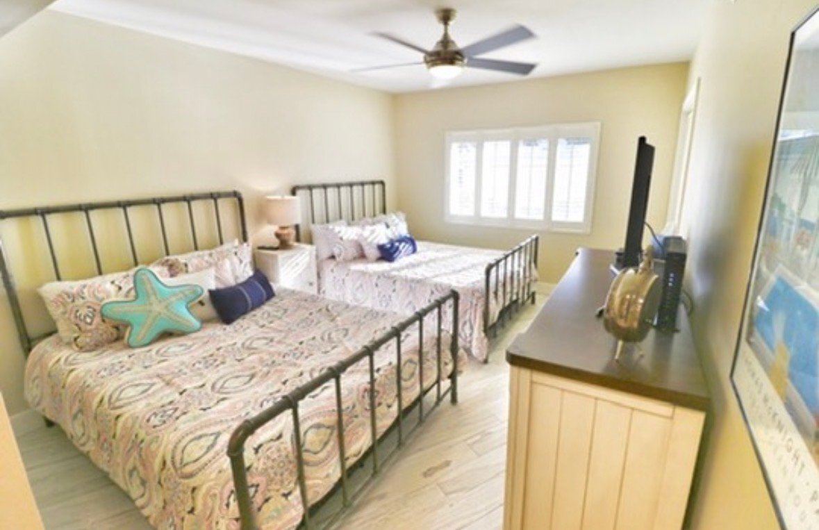 Building Photo - 4805 Gulf of Mexico Dr