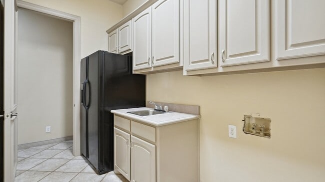 Building Photo - 104 Stonehaven Ct
