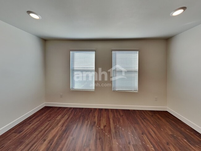 Building Photo - 7500 S Via Bombachas