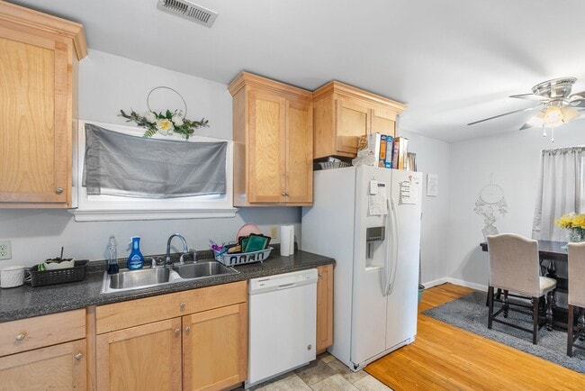 Building Photo - Spacious, Remodeled 3-Bedroom Home in Quie...