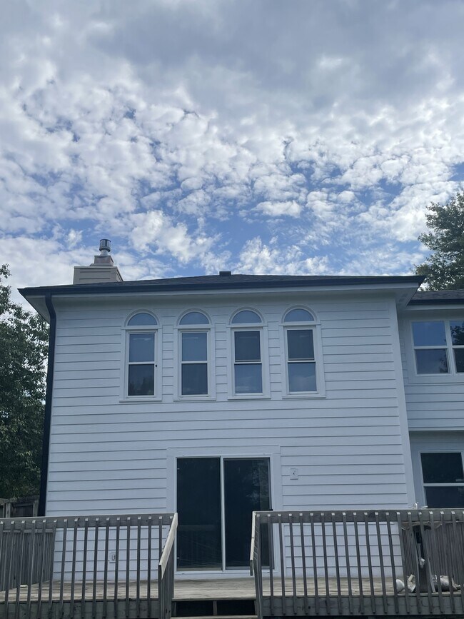 Building Photo - 10509 Ricardo Rd