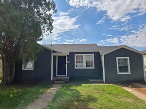 Building Photo - $0 First Month's Rent / $0 Deposit at Move-in