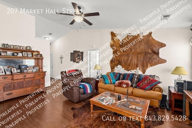 Building Photo - 207 Market Hall St