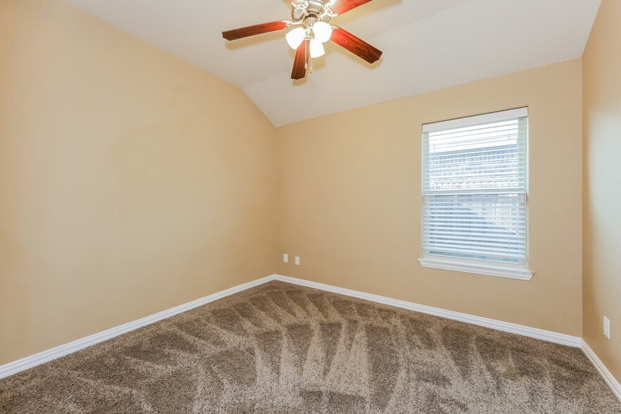Building Photo - 7681 Hollow Point Dr