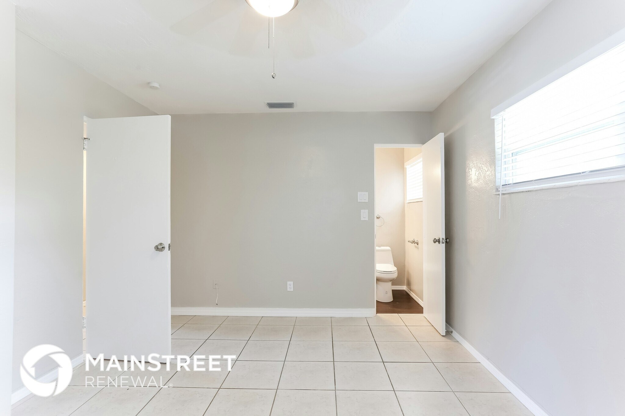 Building Photo - 3828 Neptune Dr SE