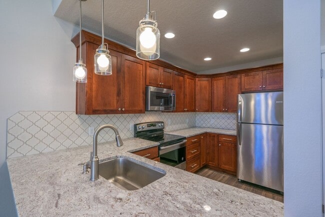 Building Photo - Fully Remodeled Townhome in the Heart of D...