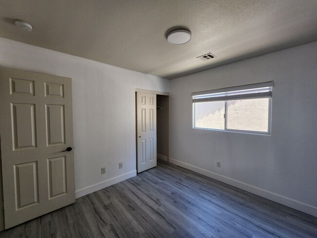 Building Photo - Sleek 2 story home with tile in most living areas and upgraded kitchen.