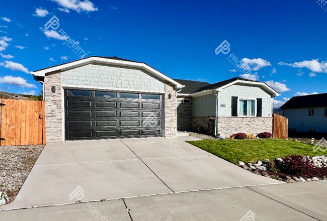 Building Photo - 358 Grullo Ln