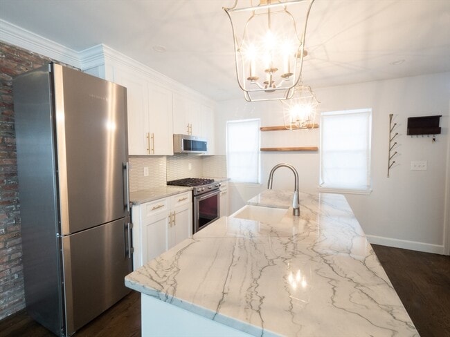 Building Photo - 210 Third St