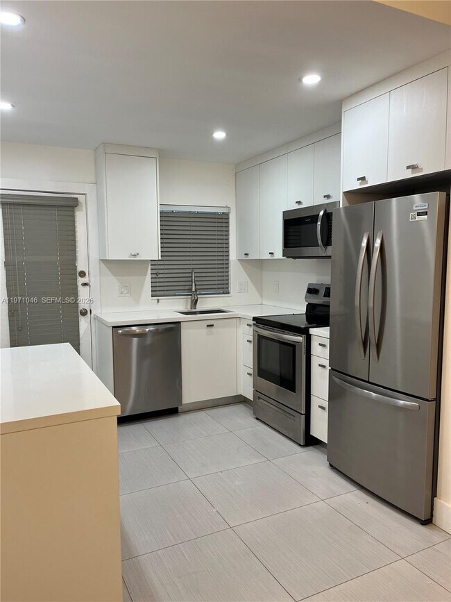 Building Photo - 11855 NE 19th Dr