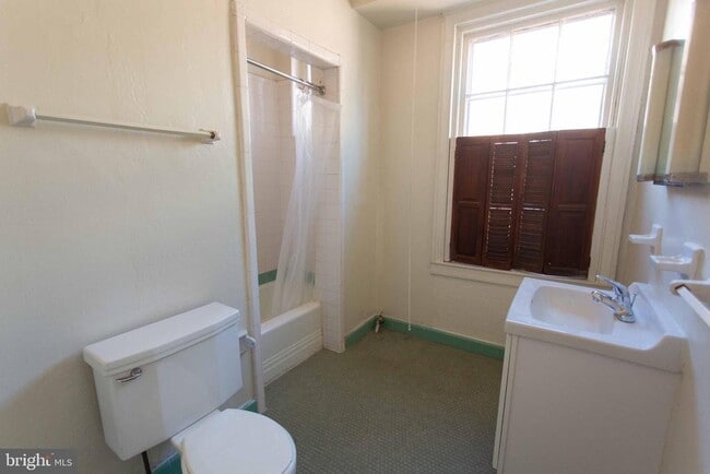 Building Photo - 916 Spruce St