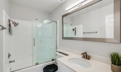 Building Photo - 14061 Lemoli Ave