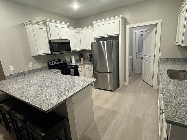 Building Photo - 116 Sterling Dr