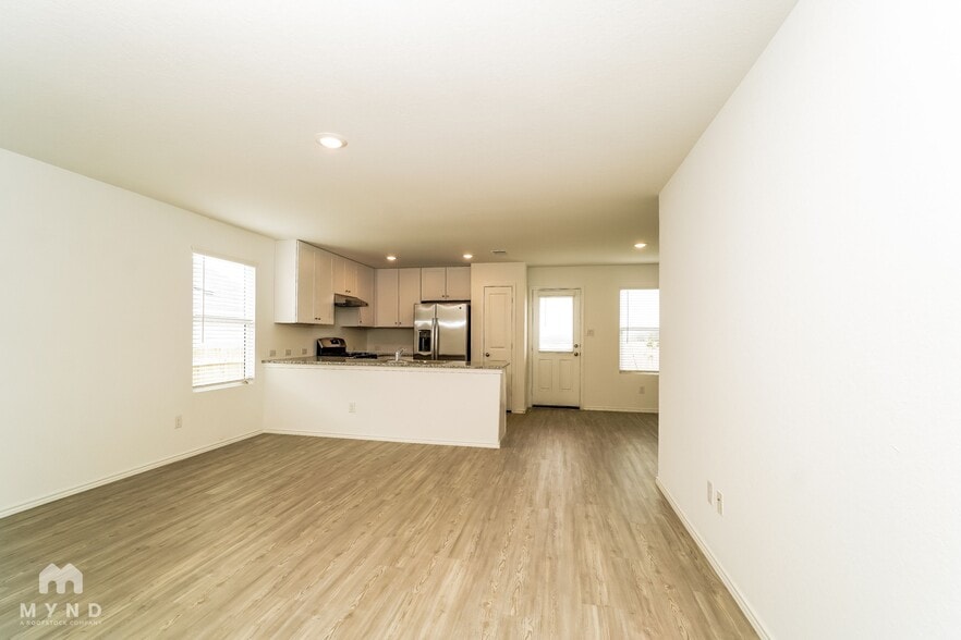 Building Photo - 5931 Sunset Song Ln