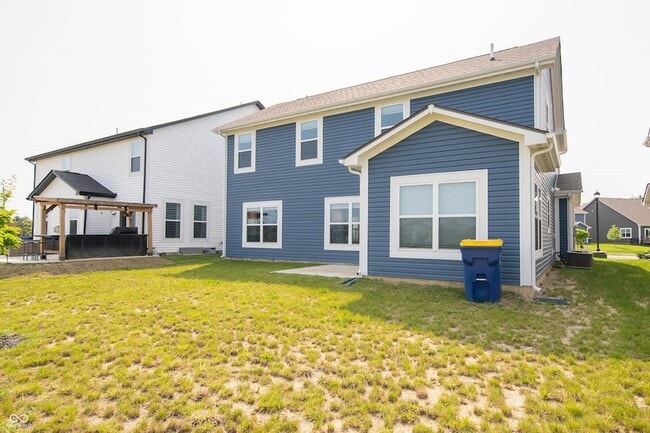 Building Photo - 7062 English Oak Dr