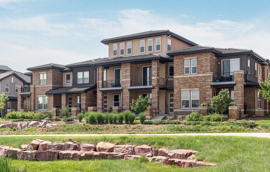 Building Photo - 8920 E Caley Way