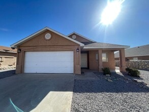 Building Photo - Gorgeous 3 Bedroom / 2 Bathroom Home in Las Colinas