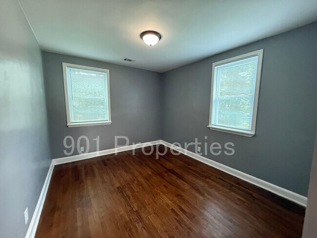 Building Photo - 1096 McEvers Rd