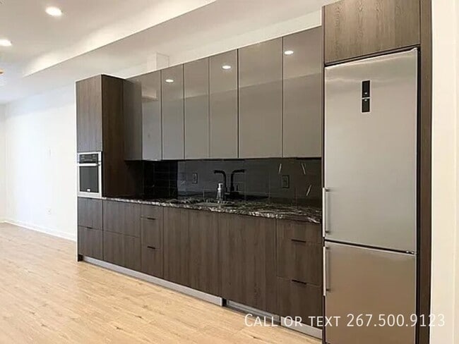 Building Photo - 1306 N Front St