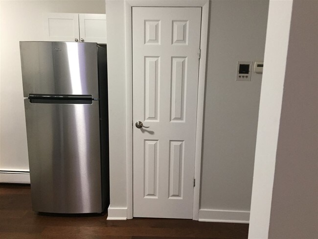 Building Photo - 787 Summit Ave