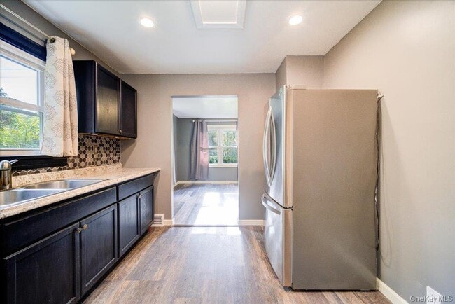 Building Photo - 351 US-209