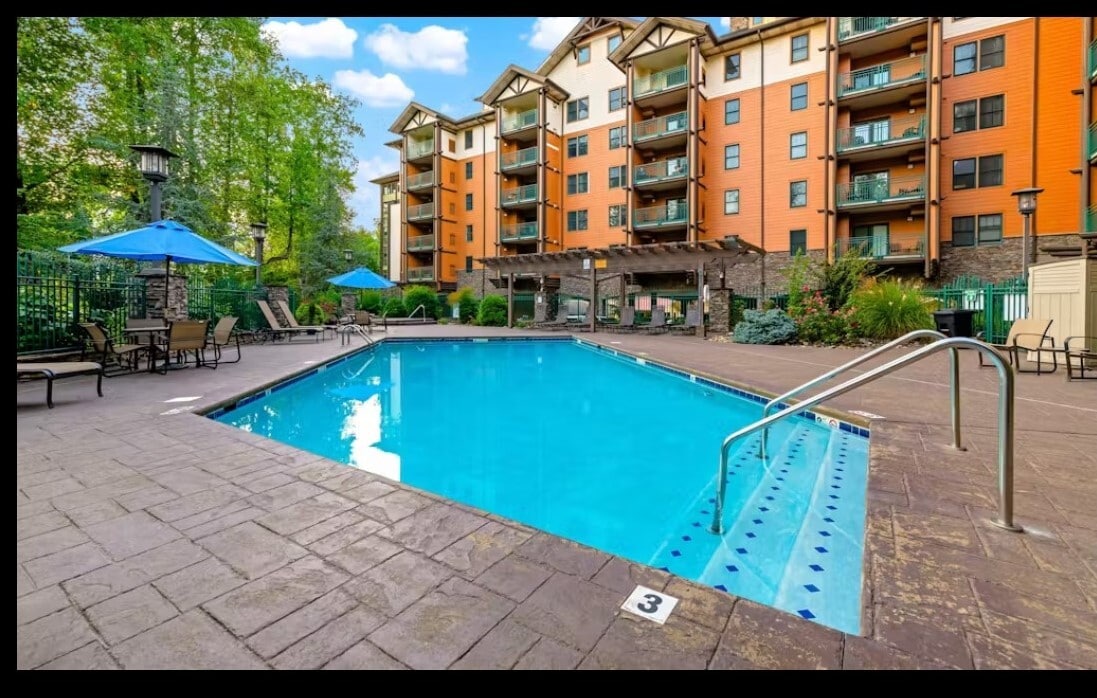 Building Photo - 215 Woliss Ln