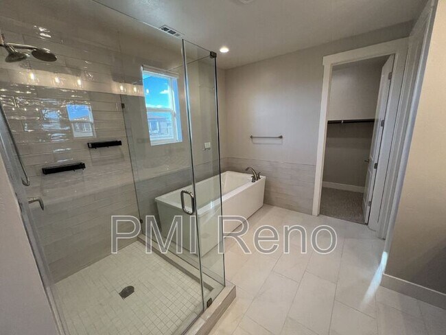 Building Photo - 2176 Selway Dr
