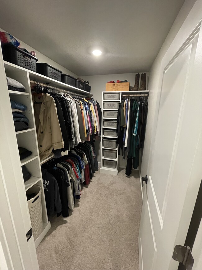 Building Photo - 6312 NE 61st Ave