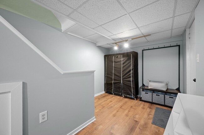 Building Photo - Furnished Rental in Shadyside