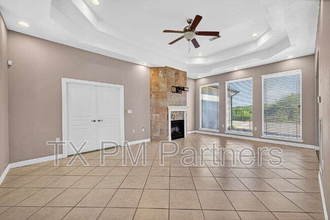 Building Photo - 13819 Lakeview Meadow Dr