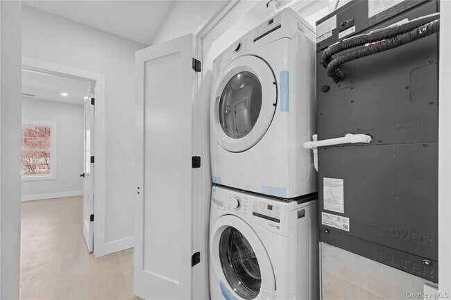 Building Photo - 10 Market St