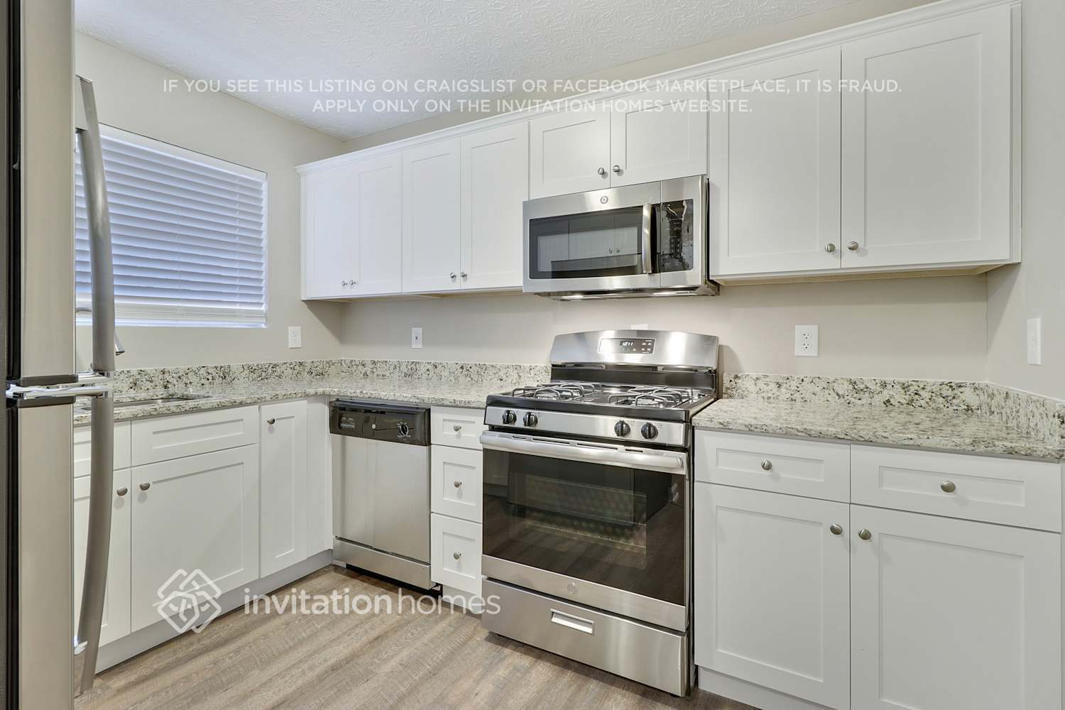 Building Photo - 626 Waynes Ct SE