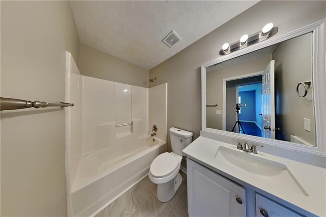 Building Photo - 7550 Springmill Ct