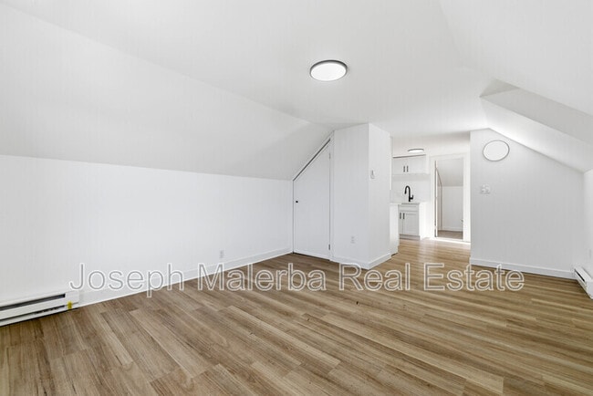 Building Photo - 159 Connecticut Ave