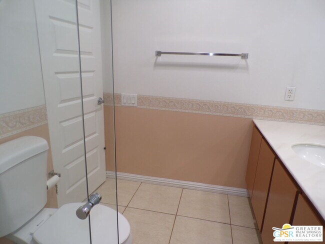 Building Photo - 2559 Whitewater Club Dr
