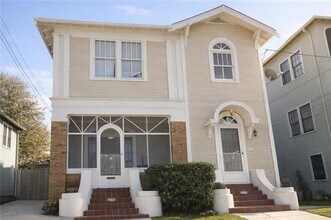 Building Photo - 1825 Pine St