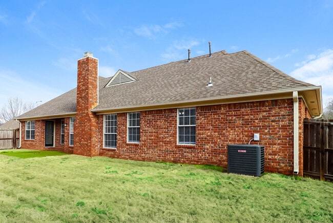 Building Photo - 4713 Shadow Field Ln