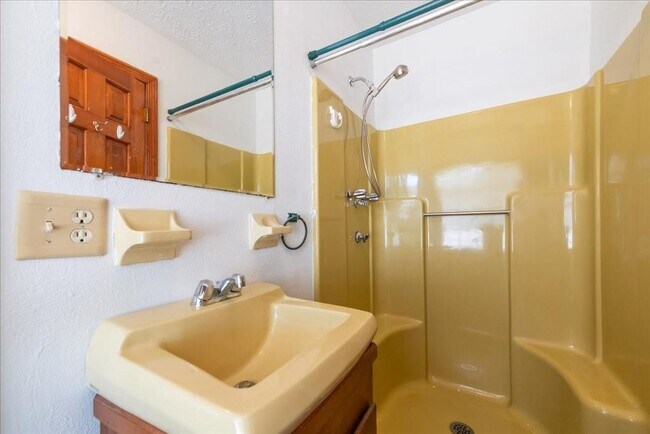 Building Photo - 4967 Macland Rd