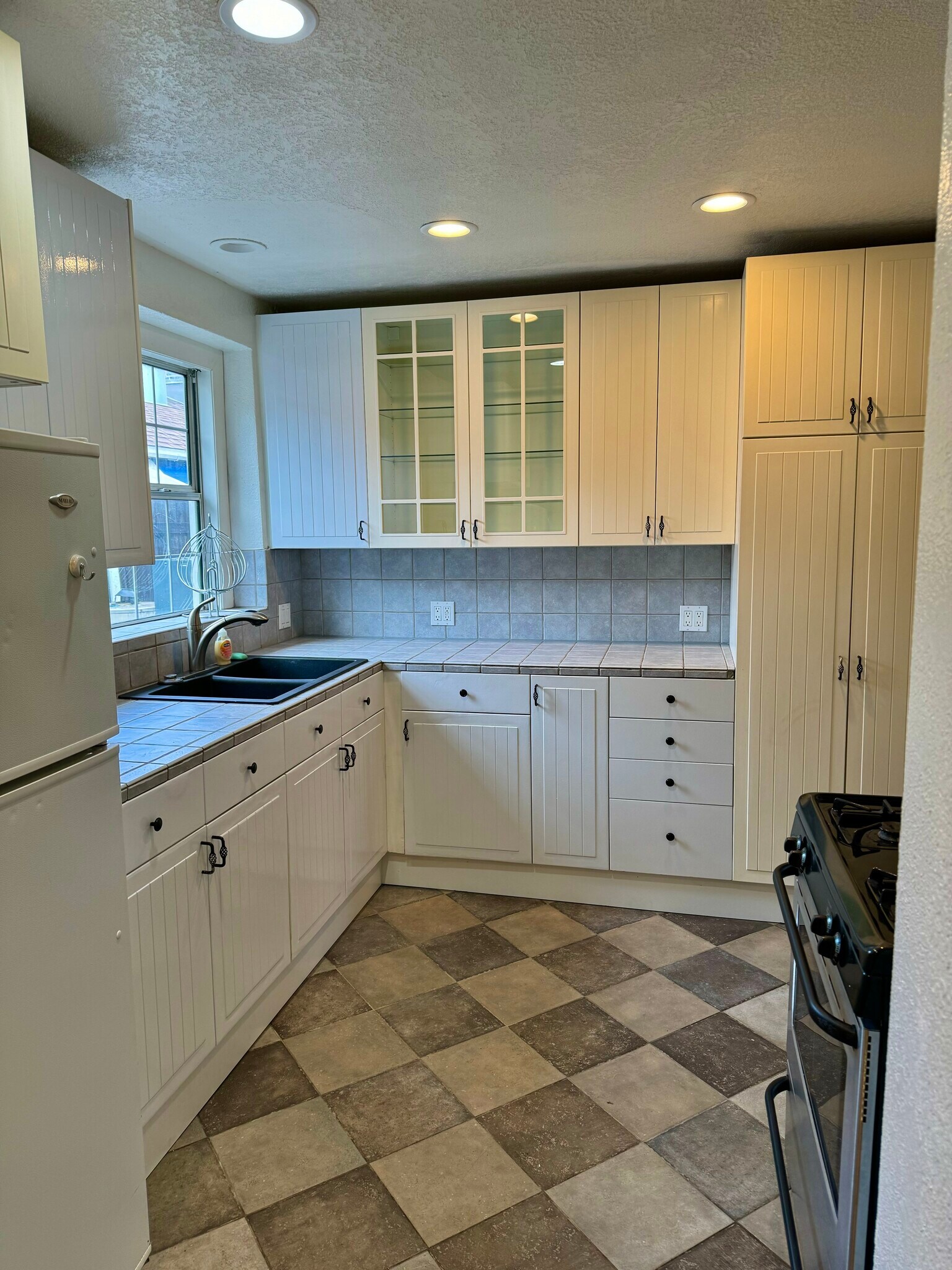 Building Photo - 8064 Sepulveda Blvd