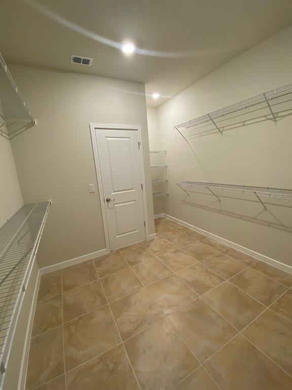 Building Photo - 5060 Sparkling Water Wy