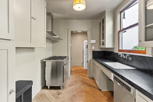 Building Photo - 2130 Apex Ave